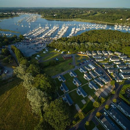 Mercury Yacht Harbour And Holiday Park Bursledon Esterno foto