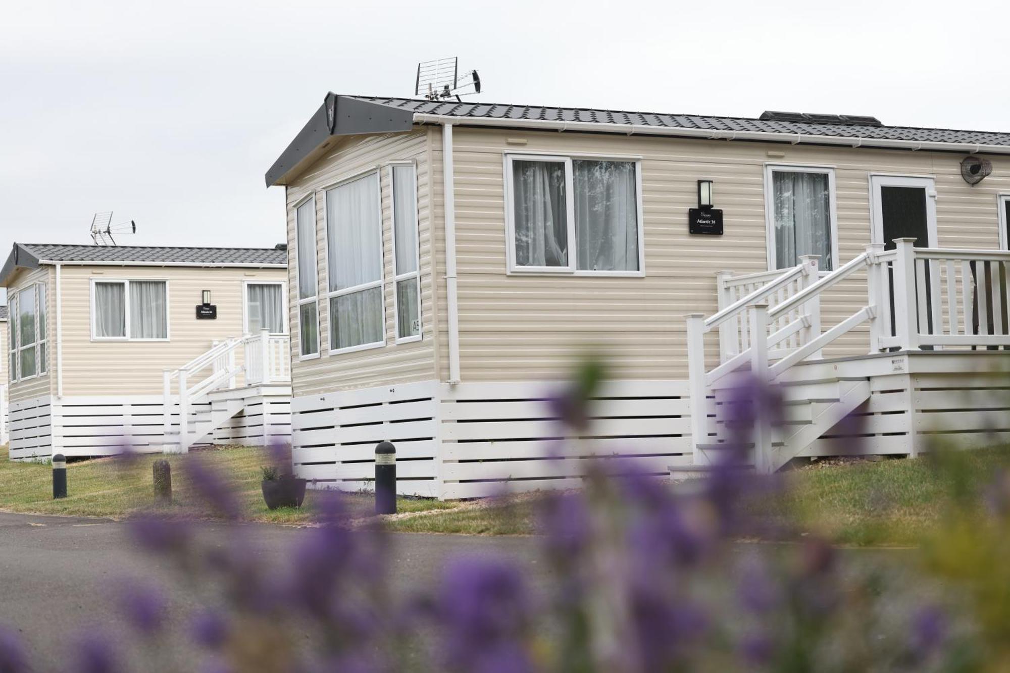 Mercury Yacht Harbour And Holiday Park Bursledon Esterno foto