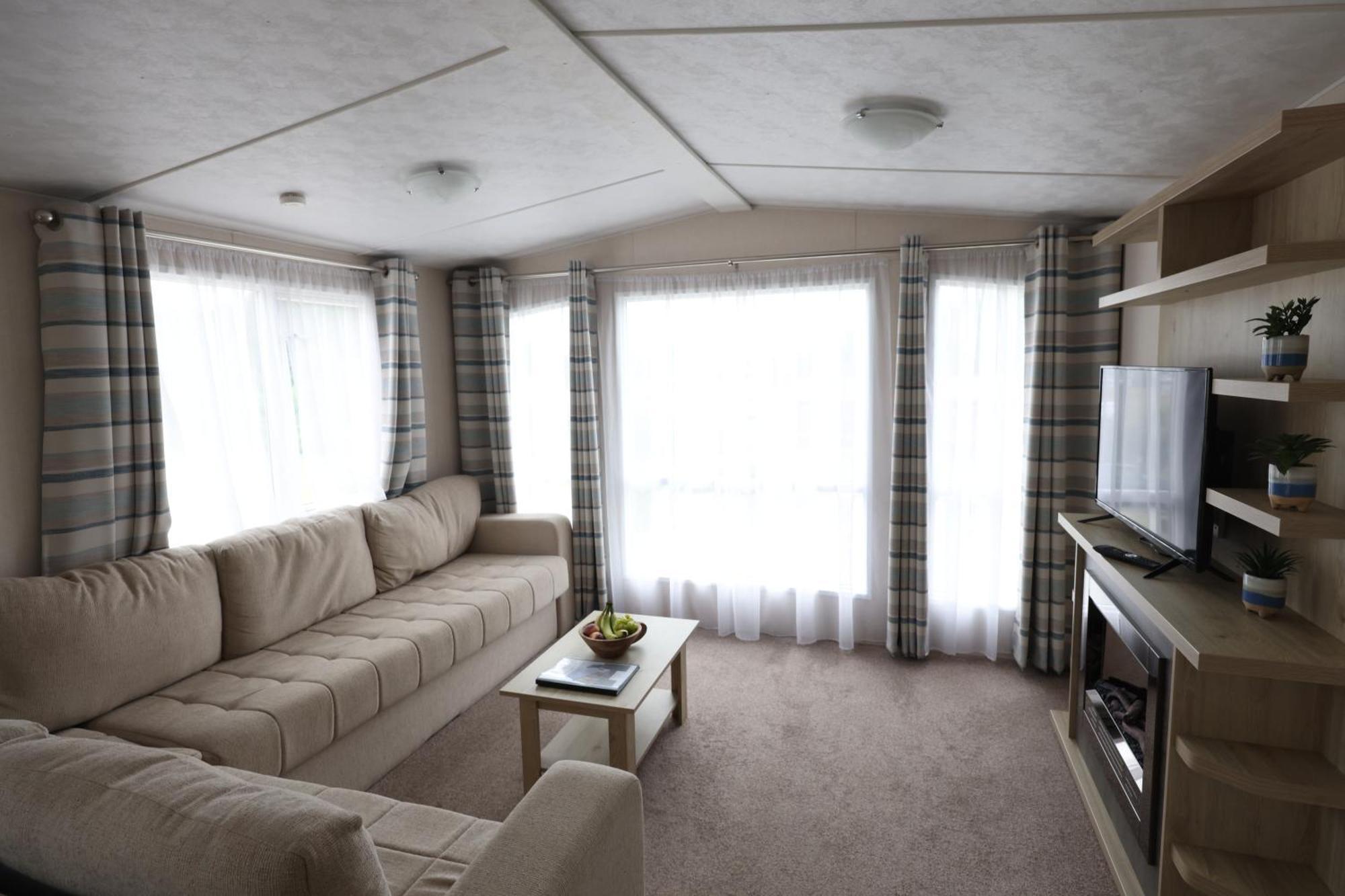 Mercury Yacht Harbour And Holiday Park Bursledon Esterno foto