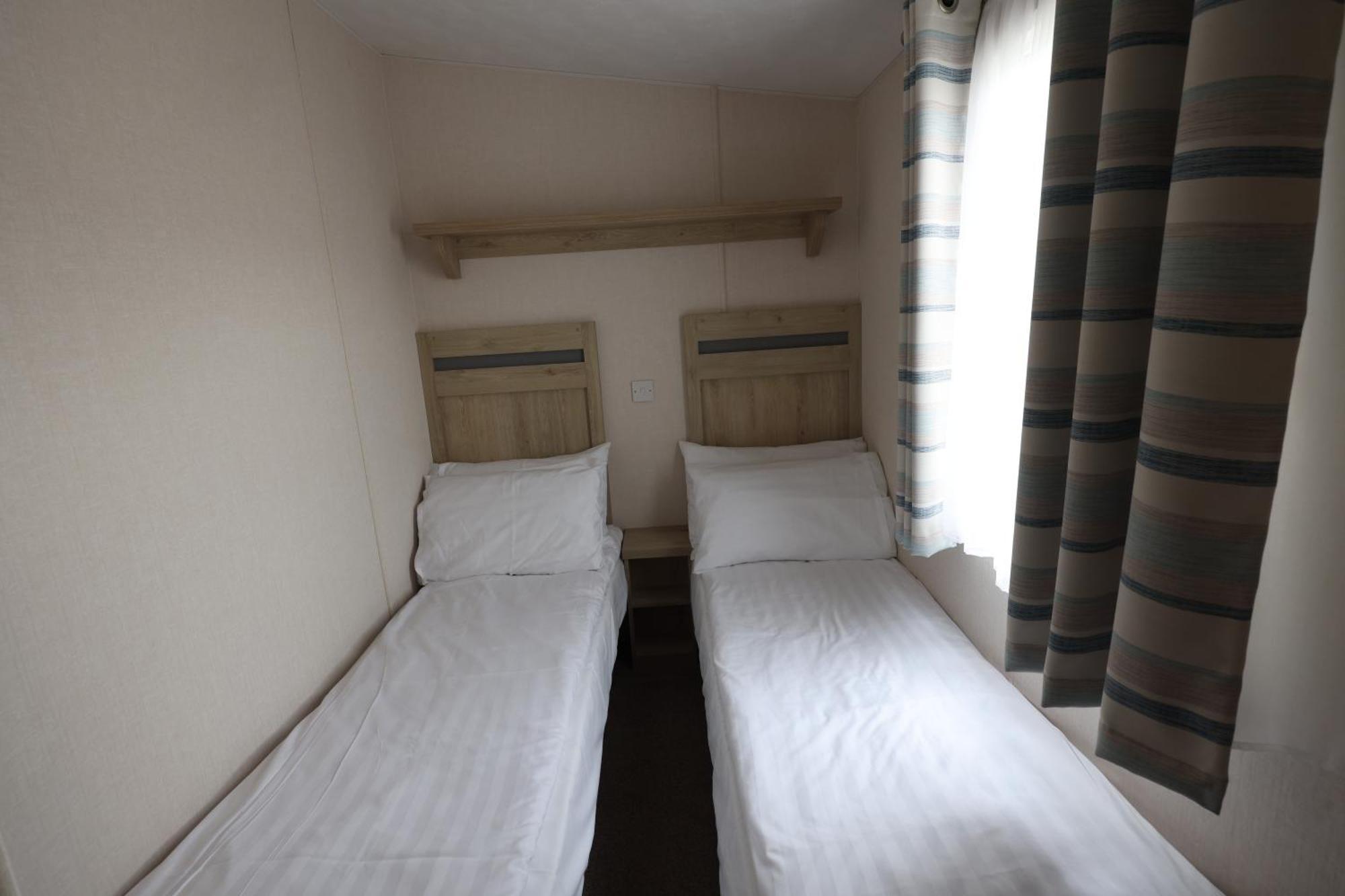 Mercury Yacht Harbour And Holiday Park Bursledon Esterno foto