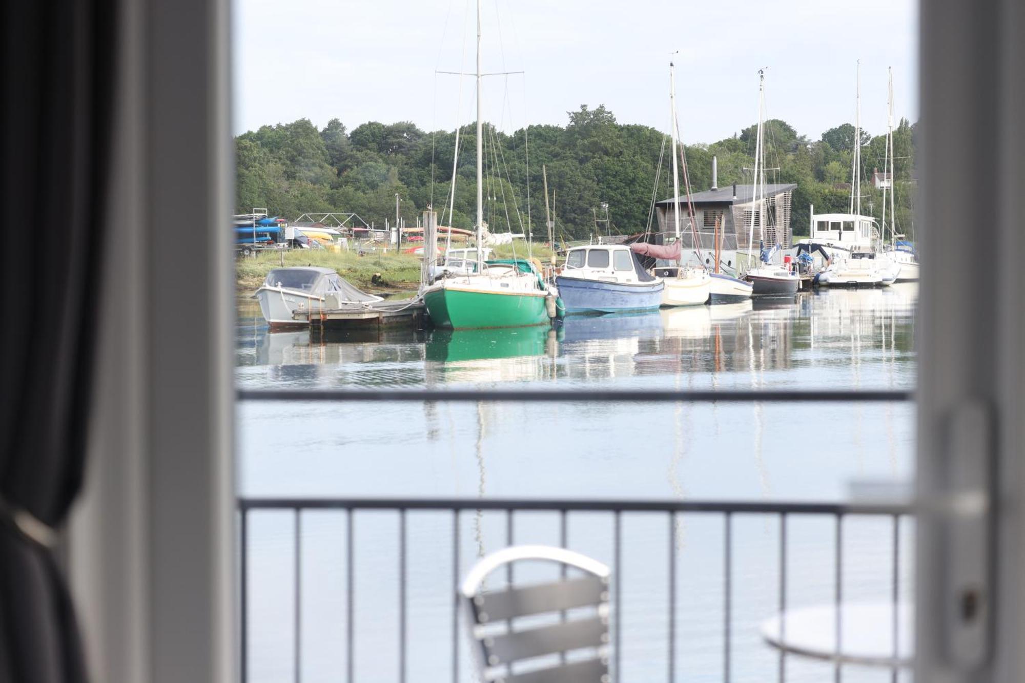 Mercury Yacht Harbour And Holiday Park Bursledon Esterno foto