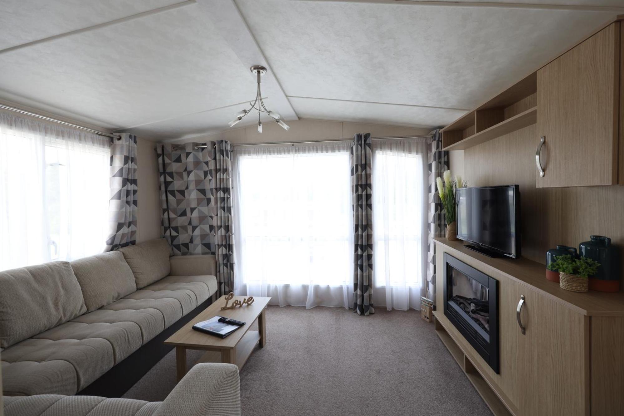 Mercury Yacht Harbour And Holiday Park Bursledon Esterno foto