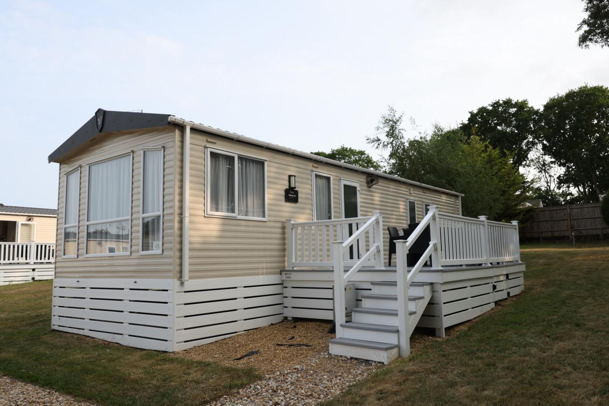 Mercury Yacht Harbour And Holiday Park Bursledon Esterno foto