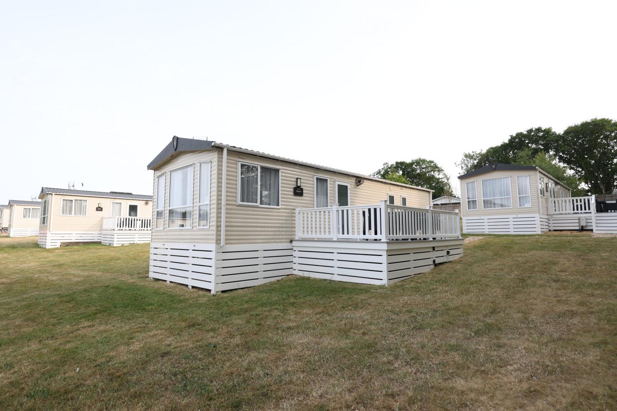 Mercury Yacht Harbour And Holiday Park Bursledon Esterno foto